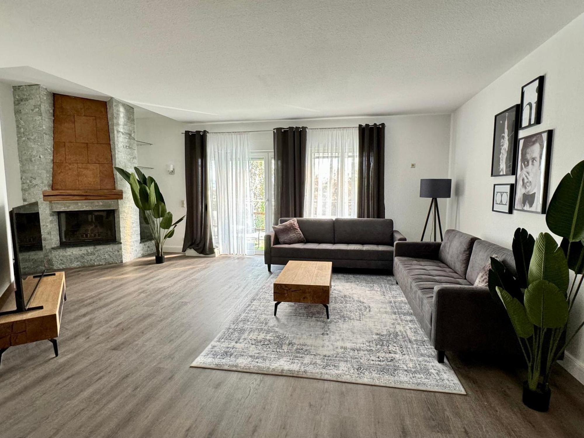 220 Qm Penthouse Wohnung Mit Fahrstuhl - Ohne Spa Манхайм Екстериор снимка