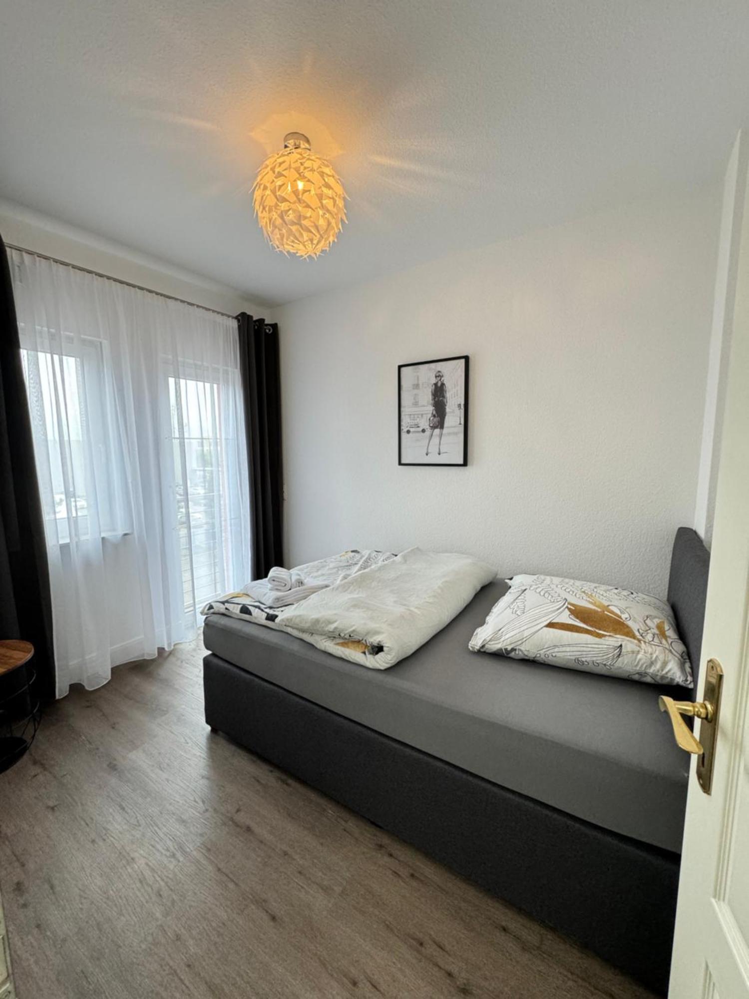 220 Qm Penthouse Wohnung Mit Fahrstuhl - Ohne Spa Манхайм Екстериор снимка