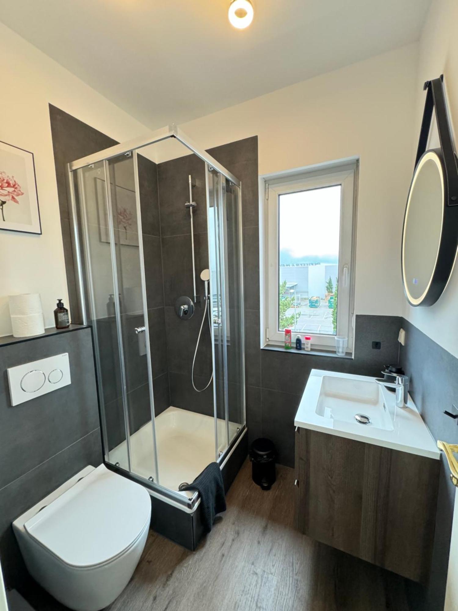 220 Qm Penthouse Wohnung Mit Fahrstuhl - Ohne Spa Манхайм Екстериор снимка
